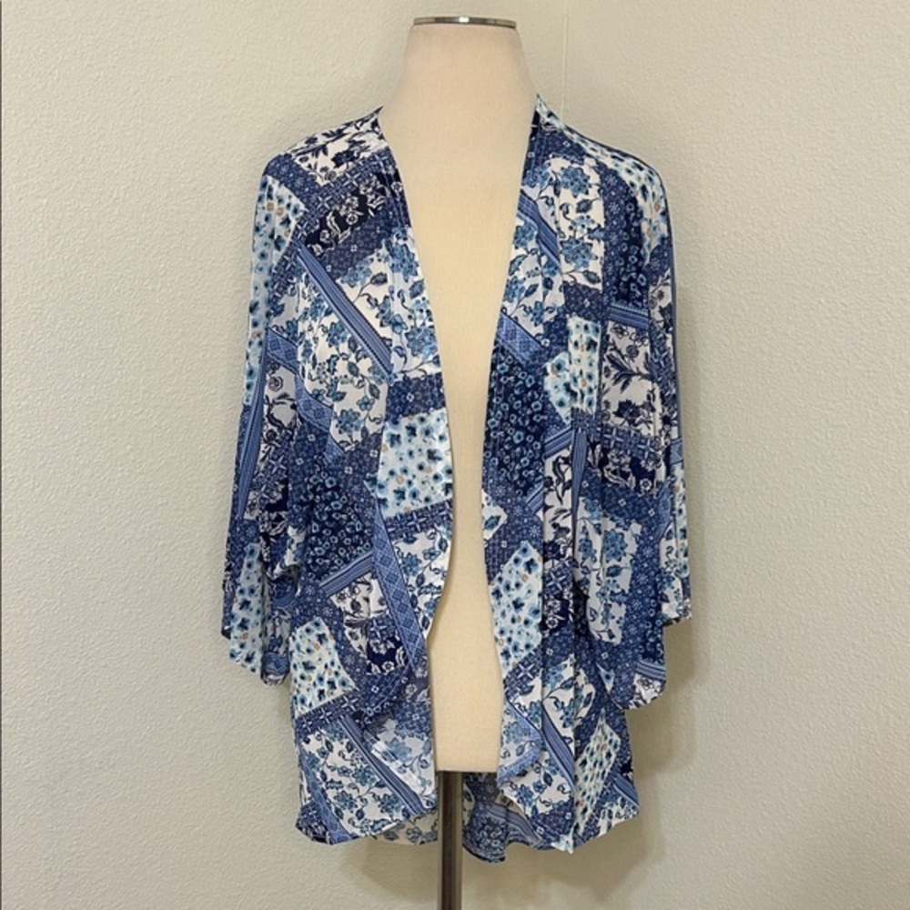 Ember Blue and White Floral Patchwork Kimono Cruise Travel M Medium